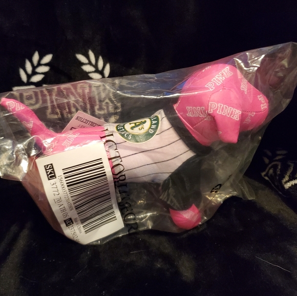 Vs/Pink: *MLB* (Oakland Athletics Dog) - Picture 2 of 3